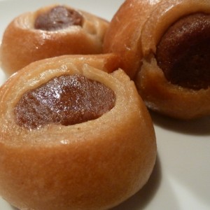 How to make roxakia (Greek cocoa, cinnamon and vanilla syrupy goodies)